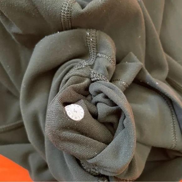 Lululemon Leggings Womens 4 Green High Rise Capri Sportswear Gym & Running - Picture 3 of 3